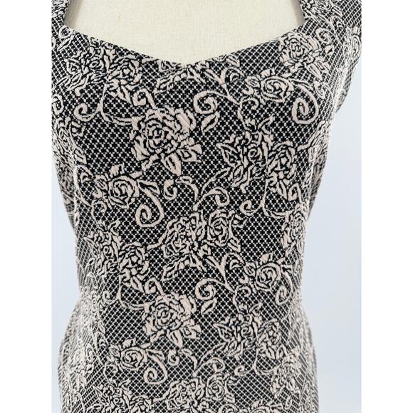 Forever 21 Black and White Body Con Dress Rose Print Sweatheart Neckline M - Picture 3 of 12